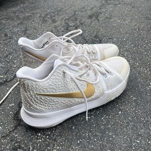 mens NIKE basketball shoes